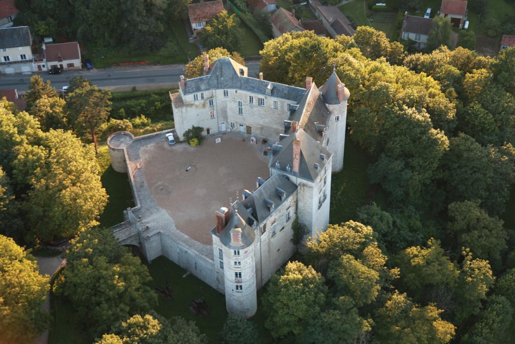 Chambre D'Hotes Face A Briare Exterior photo
